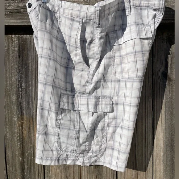 Lee Dungarees Cargo White & Gray/Blue Plaid Shorts 42 - Picture 5 of 8